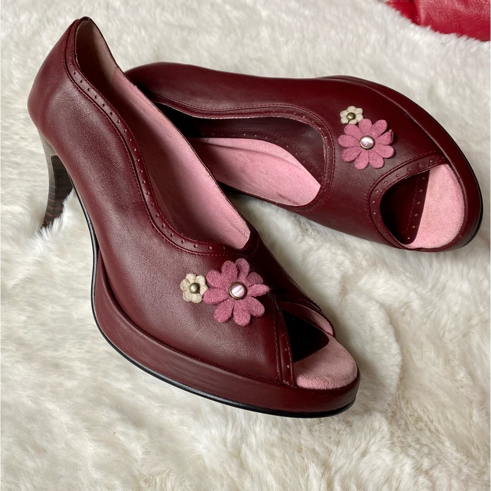 Unique and Rare. C LABEL by Turbo Cat leather open toe heel